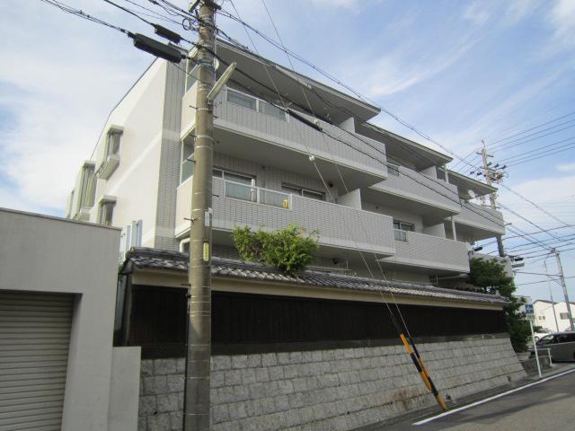 KAMENOI HOUSE
