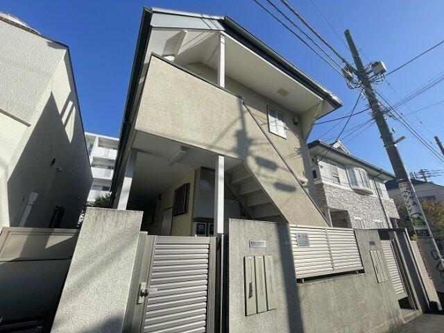 HALE NAKANO