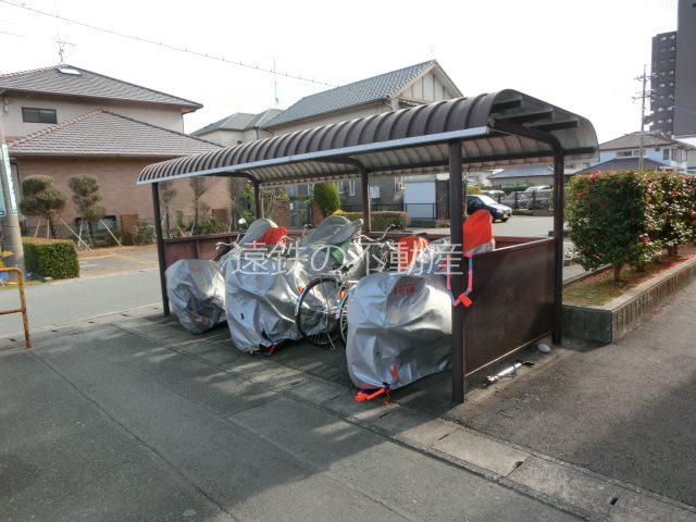遠鉄ハイツ西ヶ崎F棟