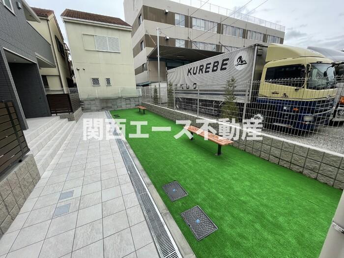 ラリュール