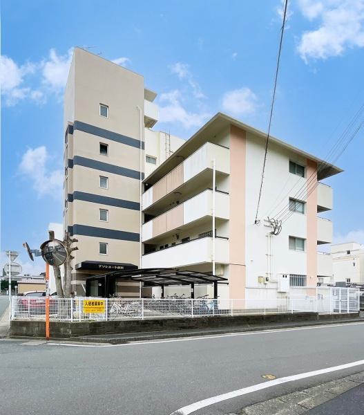 アソシエート前田
