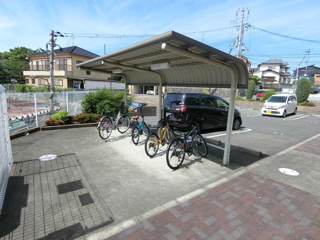 ブライトヒルズB
