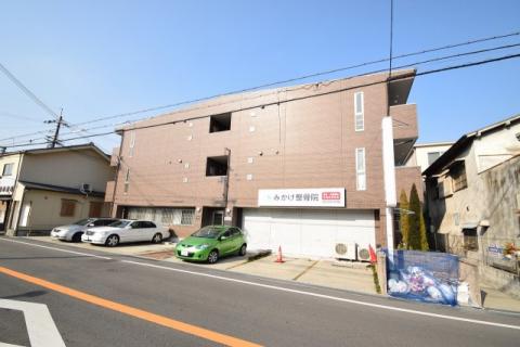 アンプルールフェールビエント高槻