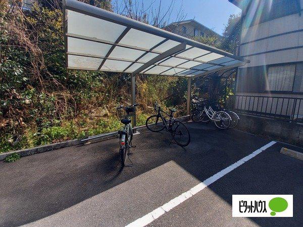 セラフィーメゾン東香里園