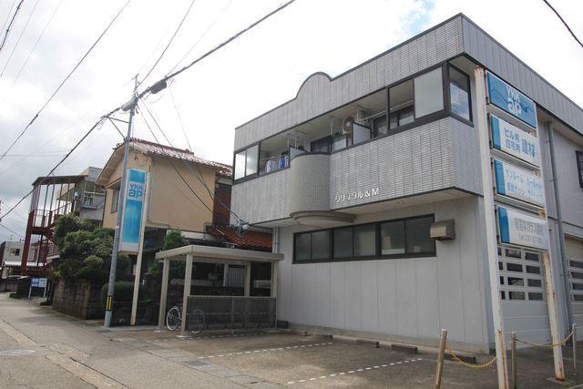 クリスタル&M