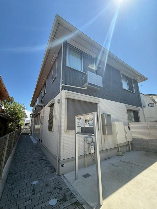 GIBBOUS HOUSE 十三夜