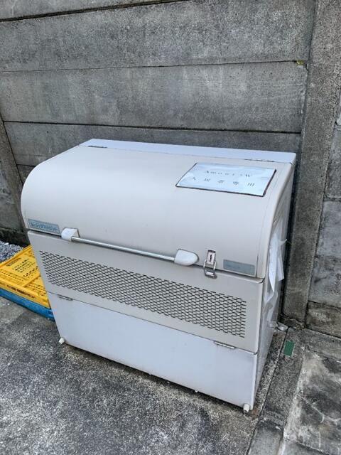 アムール・W