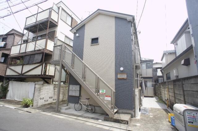 アムール・W