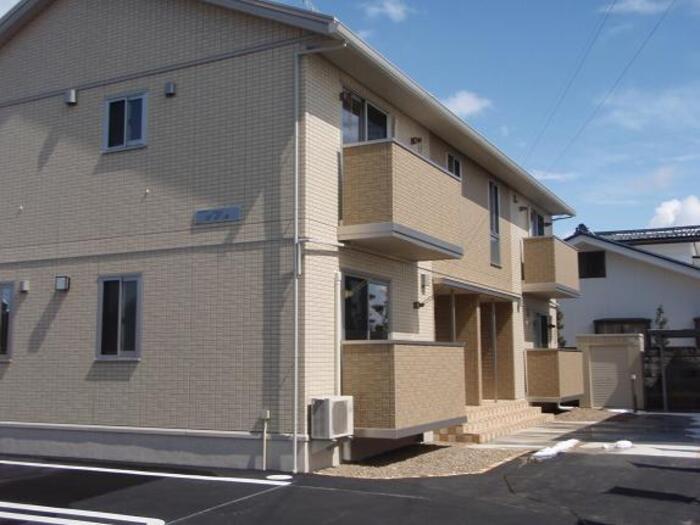 ＪＲ小海線 岩村田駅 徒歩11分 2階建 築17年