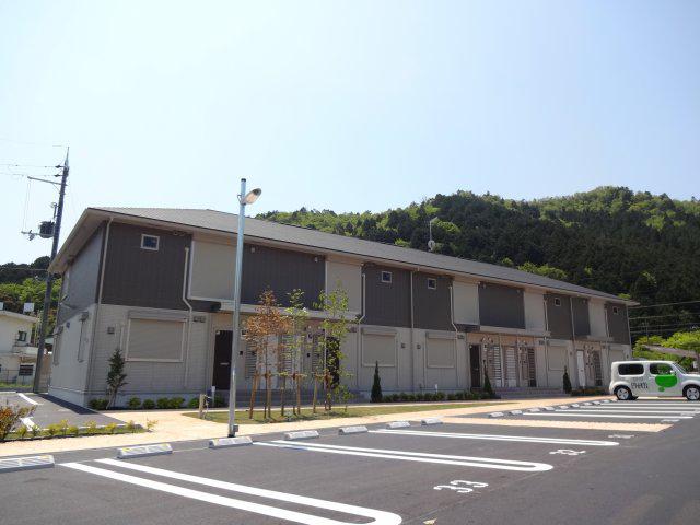 ロイヤルタウン篠山口 B棟