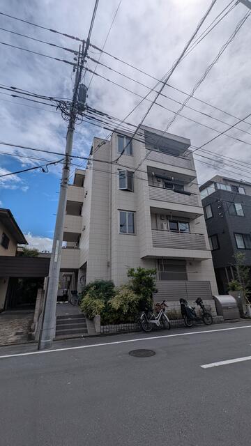 THE IKEGAMI RESIDENCE