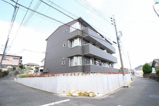 フラーテル