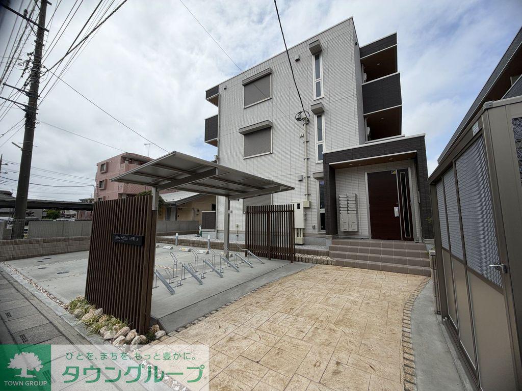 ノーブルラフィネ万平町 B