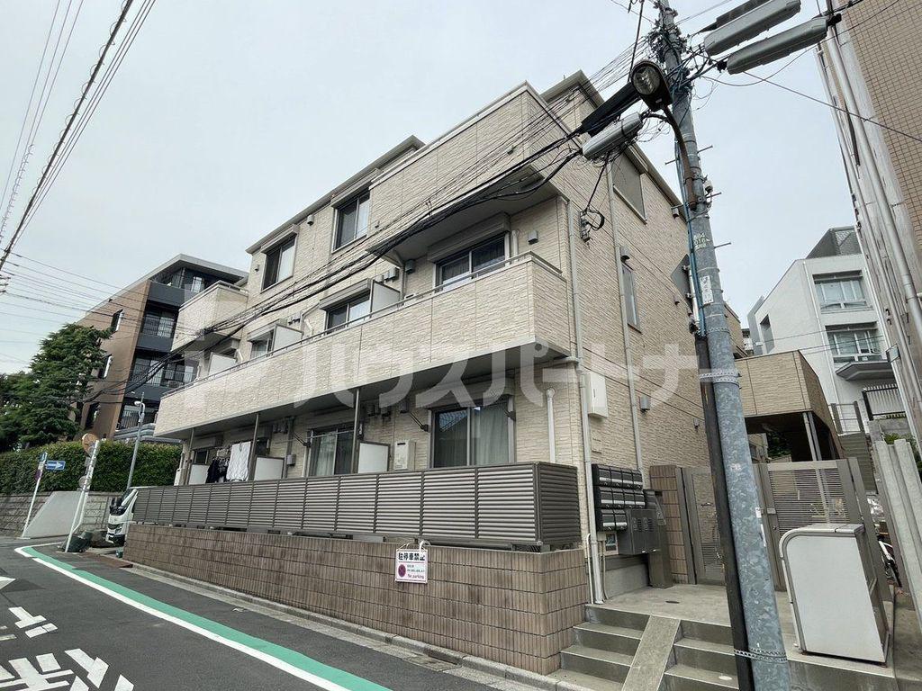 ヴェルデストゥーディオ