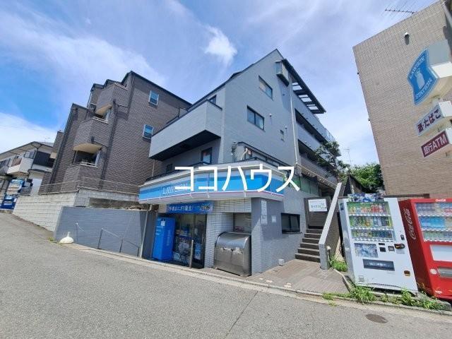 サンヒルズ川岸