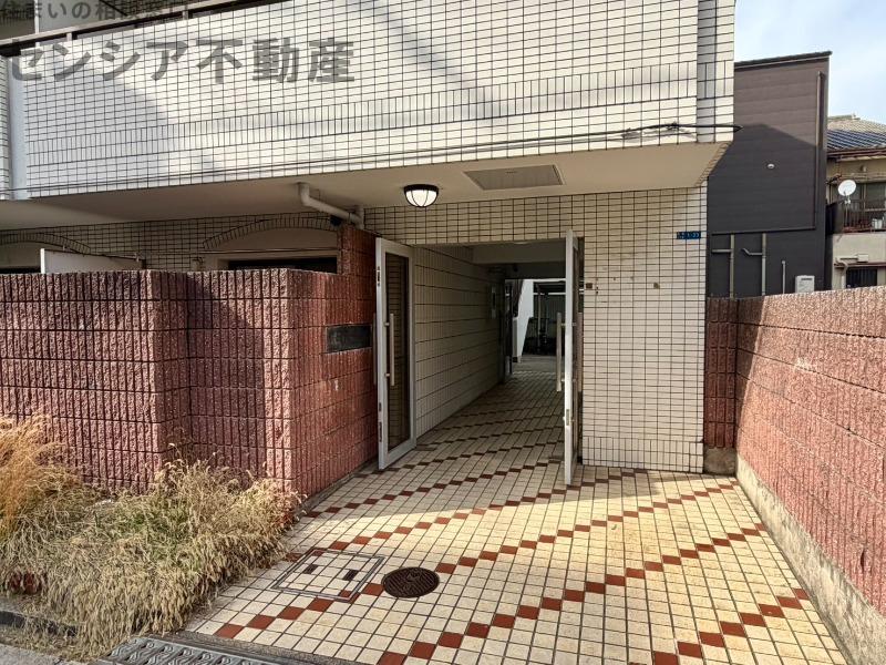 ポスト関目