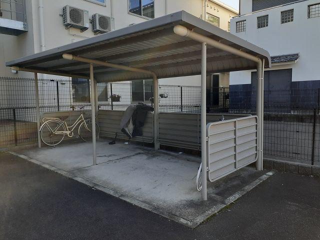 HUS MIYAMAGI
