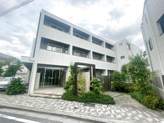 BELLE CASCADE AKABANE