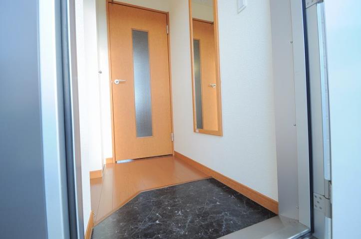 大阪府堺市美原区 3階建 築18年