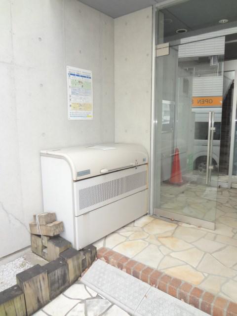 ファミール新川