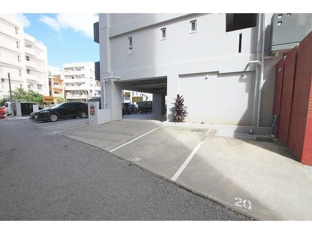 グランデュール安里