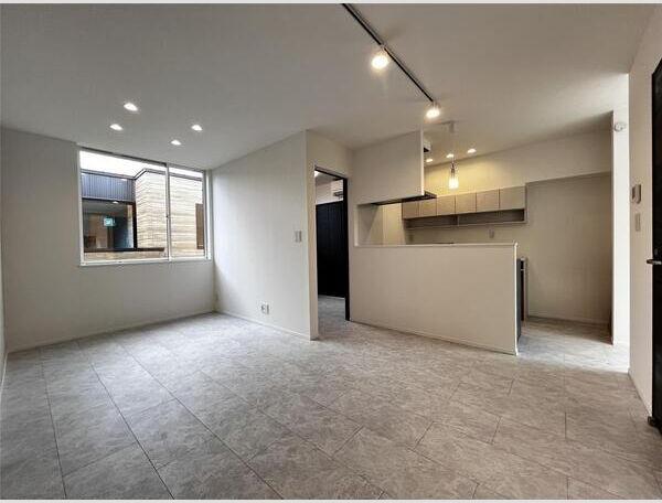GARAGE VILLA SHIVERS A
