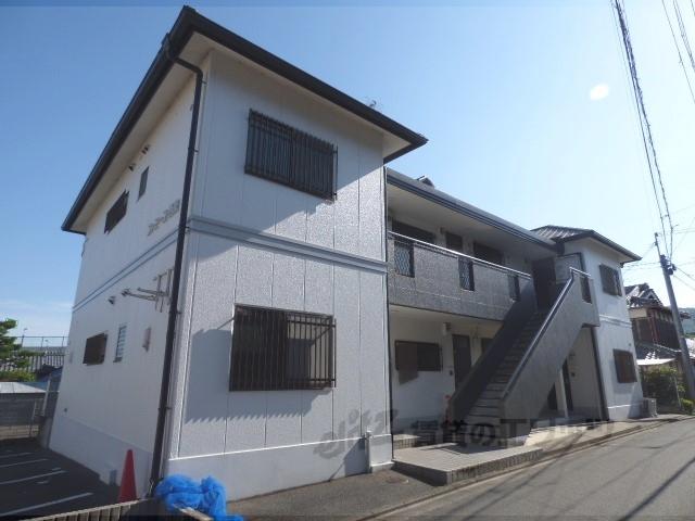 ファミーユ西条