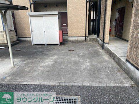 レオパレスプルンニー A