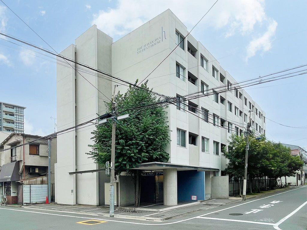THE HAYAKAWA STUDENT HOUSE
