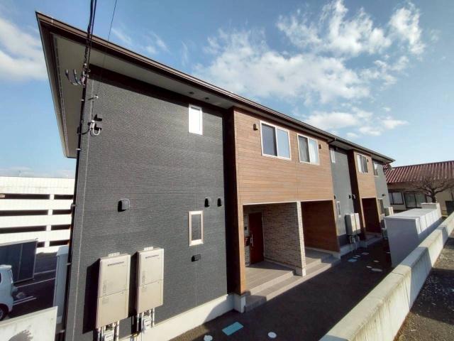 宮城県富谷市 2階建 築8年