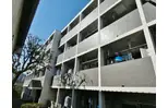 タッシ国立
