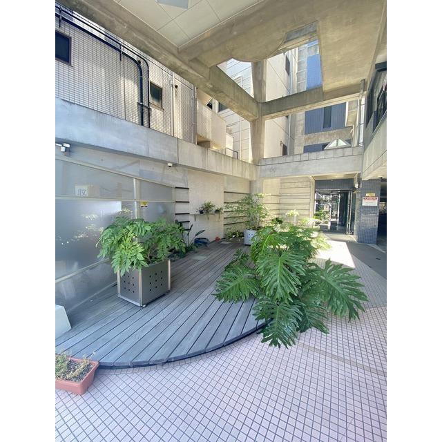 司ロイヤルハイツ新屋敷