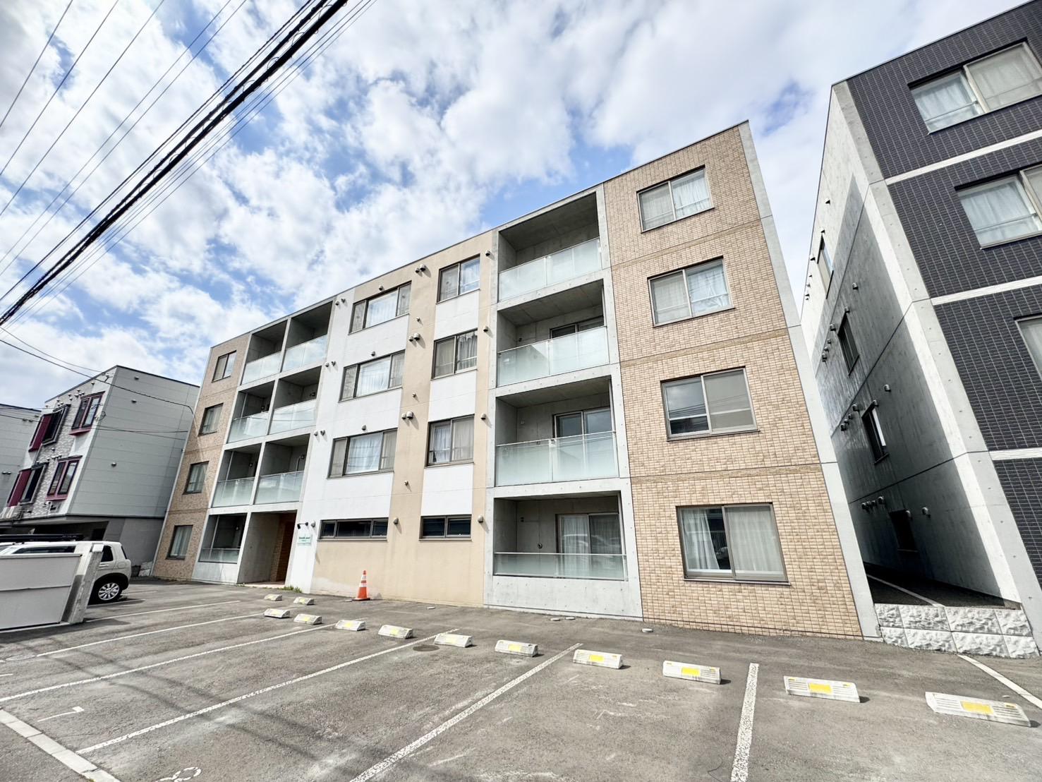 SEVENTH COURT MOTOMACHI