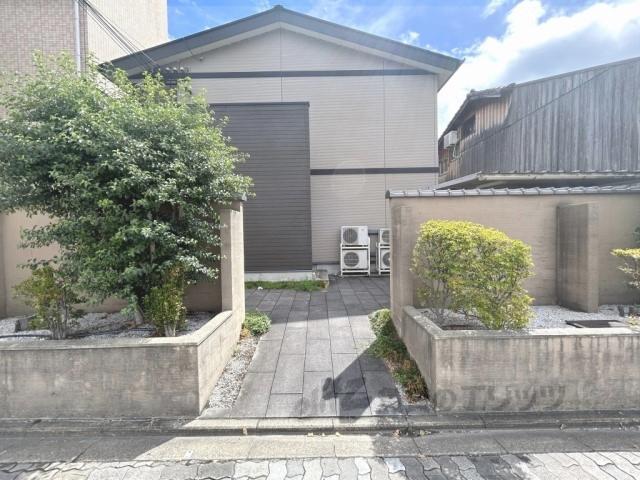 レオパレス川端御池