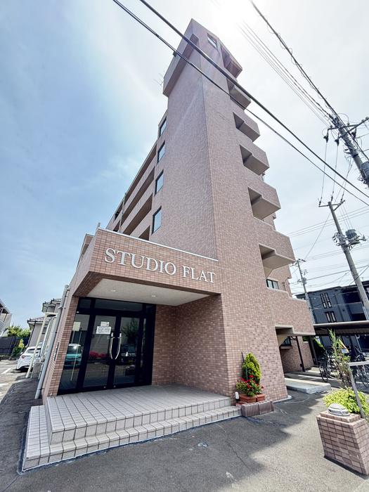 スタジオフラット