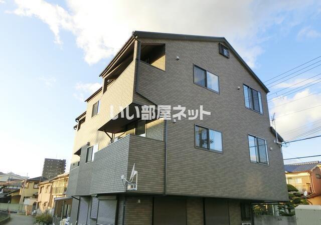 サファイア伊伝居
