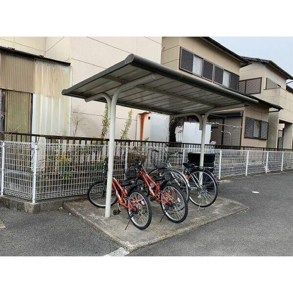 SURPLUSベルーガ A棟