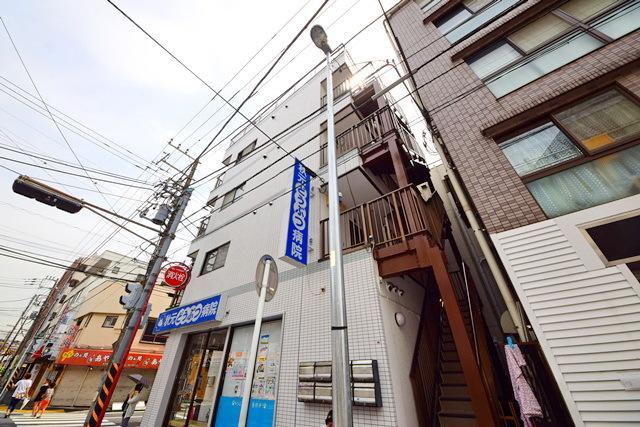 AKビル