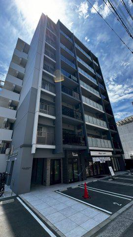 MODERN ASPIRATION THE HAKATA EKIMAE