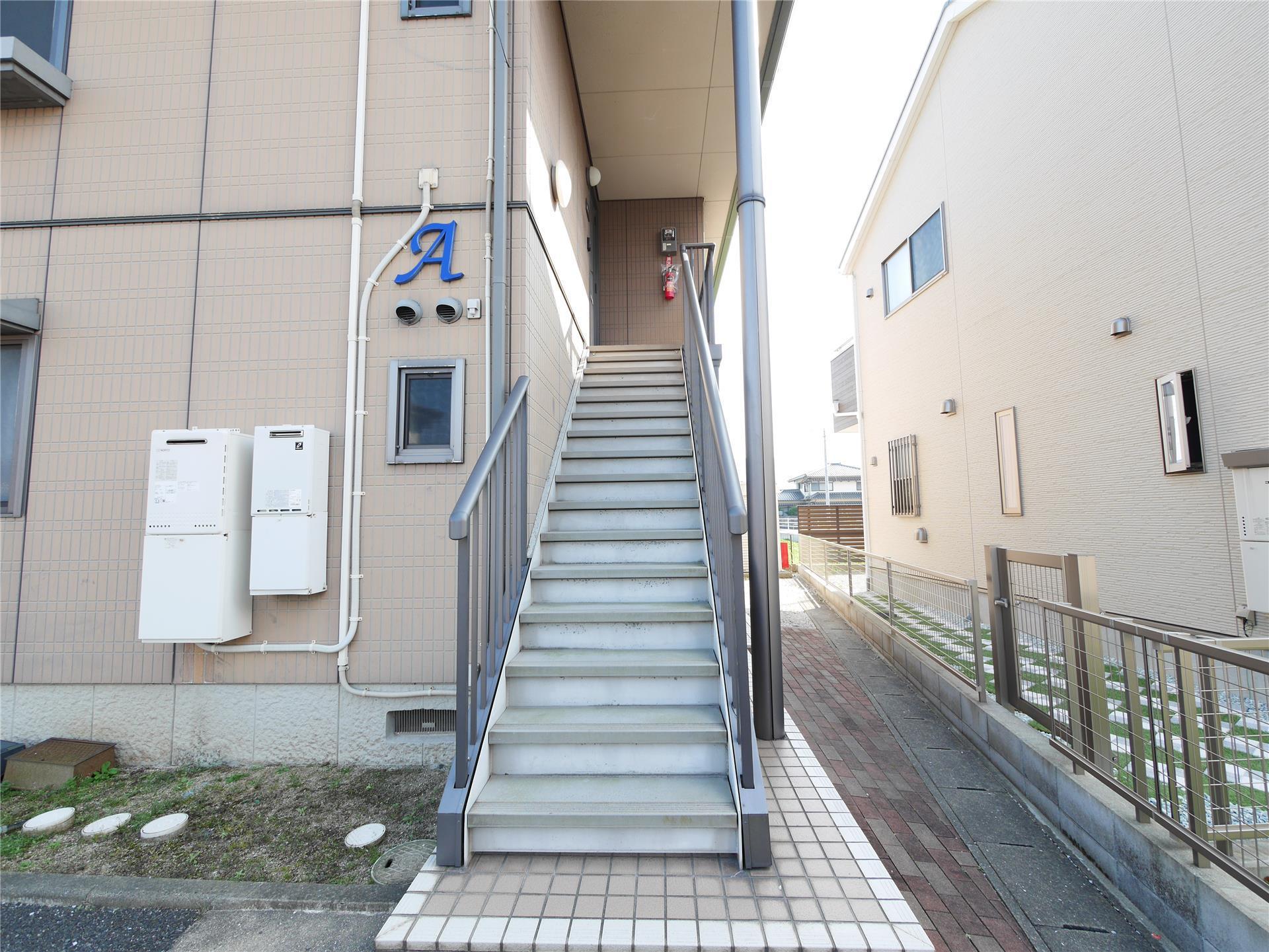シャーメゾン中曽根A棟