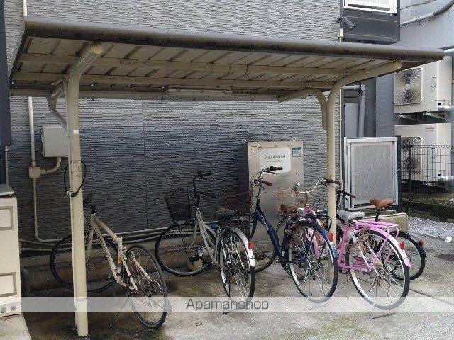 レオパレス生麦駅前