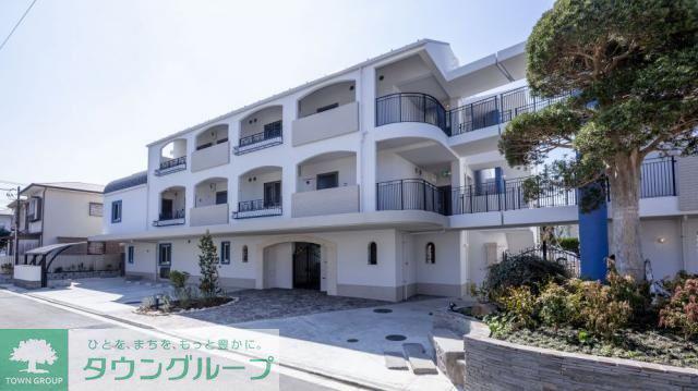 CREST GARDEN N