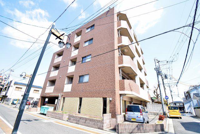 イーストキューブ