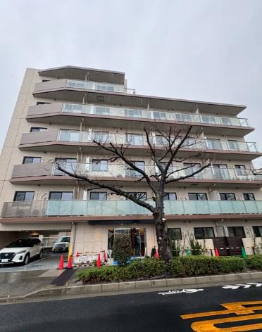 エストゥルース府中