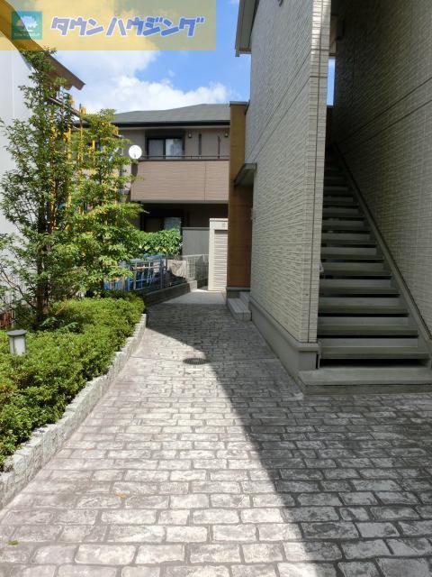 グリーンコート貝塚3号館