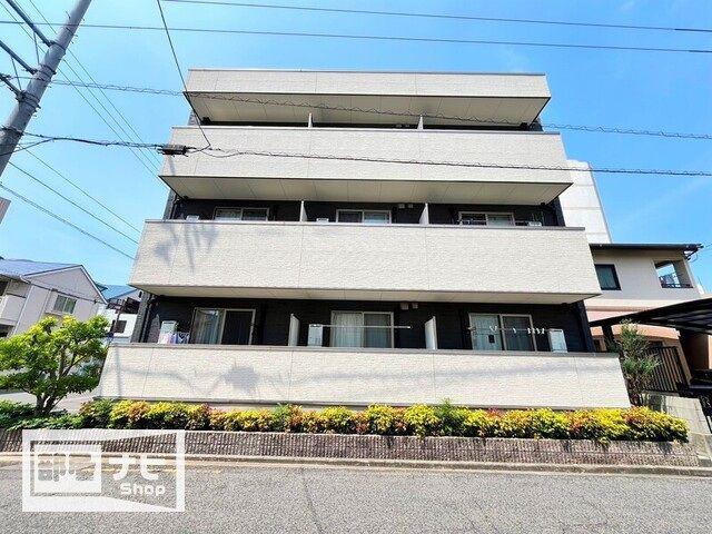 エレガンテ 瓦町