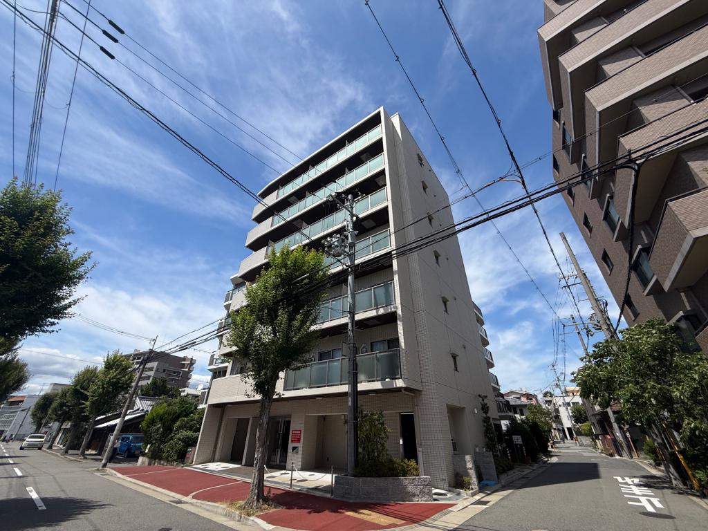 THE RESIDENCE N