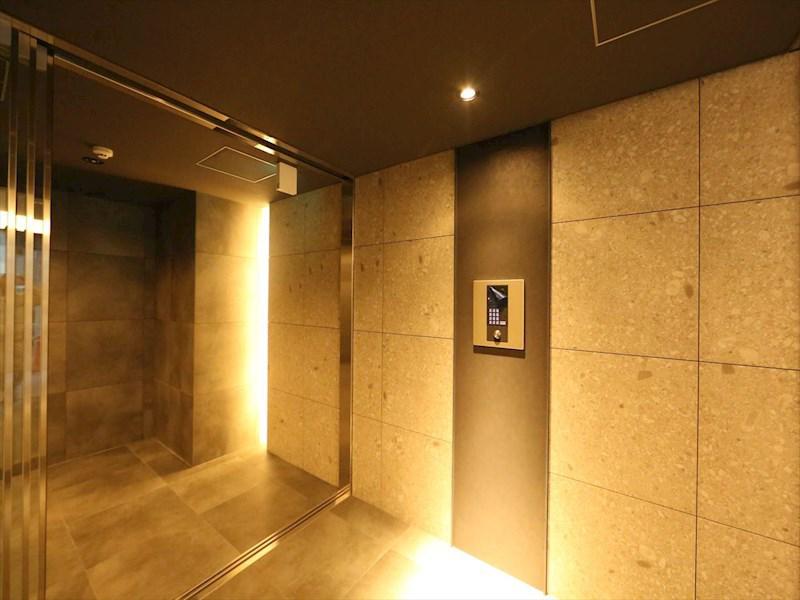 BLESTON COURT KANAYAMA