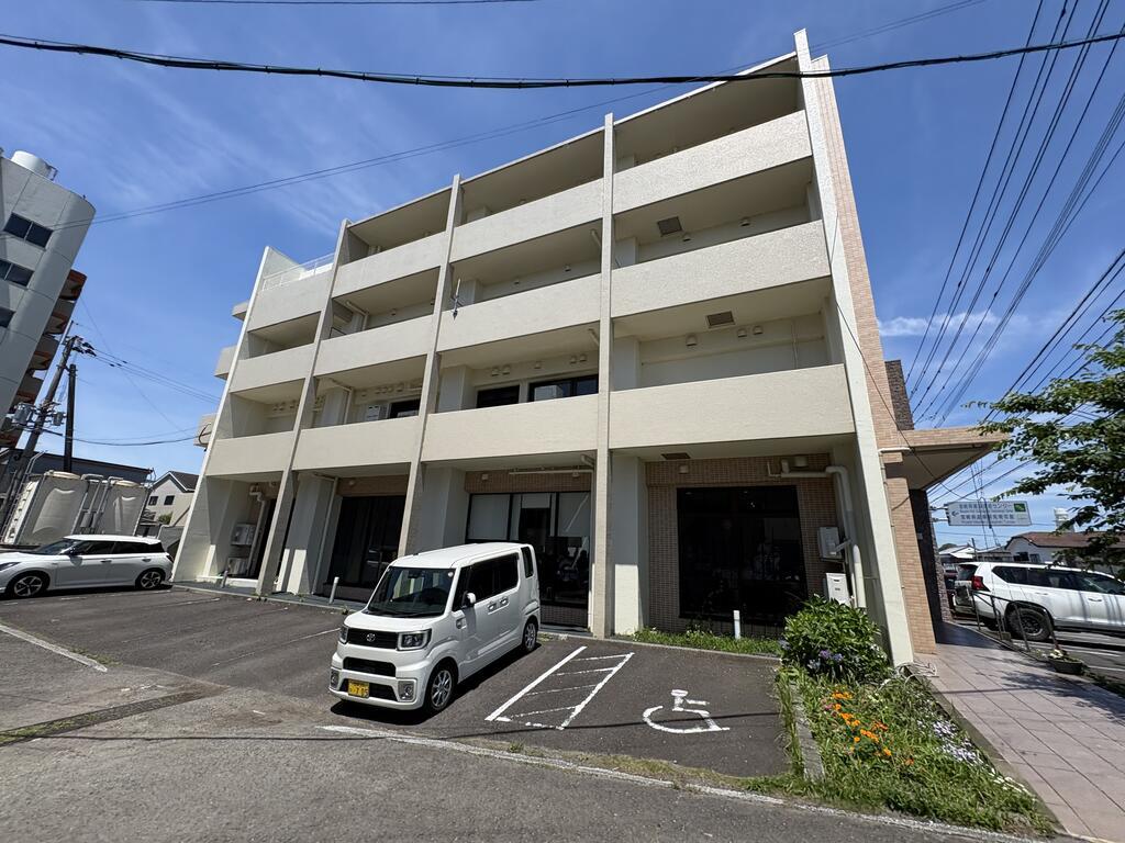 N・PLIANT