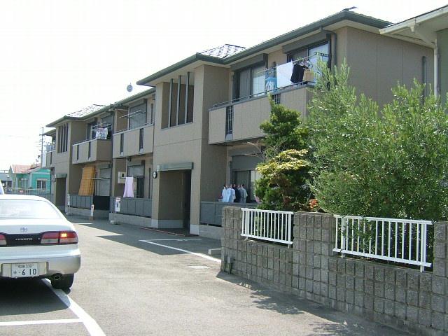 浅井ハイツ B棟